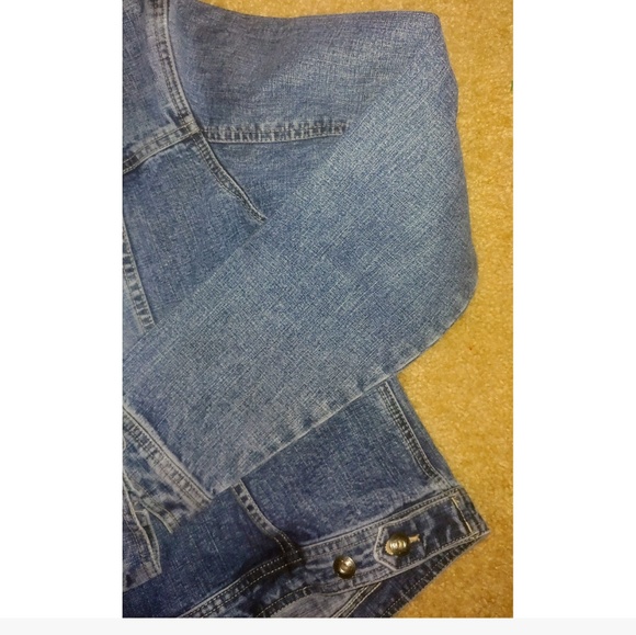 Light blue denim jack! - Picture 6 of 6